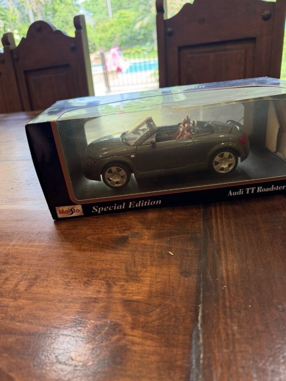 Maisto Special Edition 1:18 Audi TT Roadster Convertible